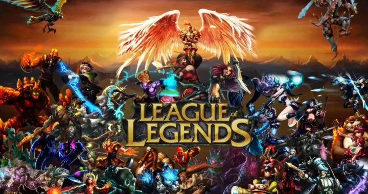 Wallpaper oficial de League of Legends con decenas de campeones reunidos bajo el logo del juego al atardecer.