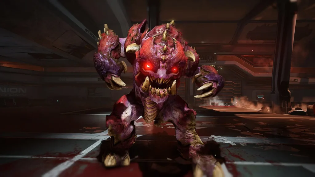Un demonio rosa de Doom (2016) avanza furioso hacia el jugador con los ojos rojos brillando y las garras listas para atacar.