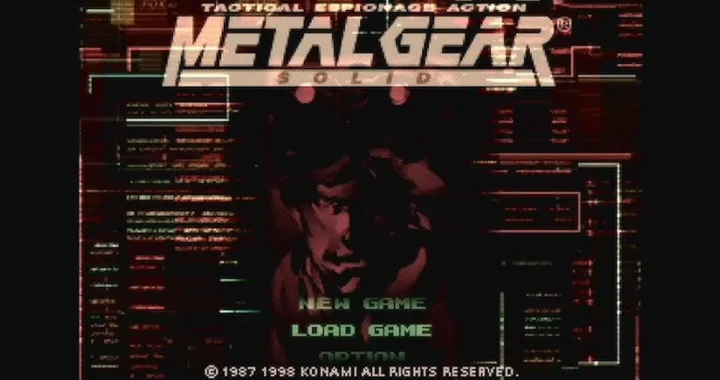 Menú de Metal Gear Solid en PS1, con motivos electrónicos rojos y verdes y el logo en la parte superior. Mostrado para celebrar el 20 aniversario del videojuego.