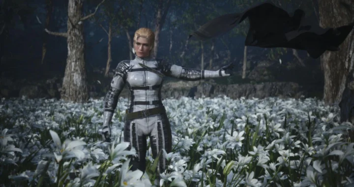 Mujer de traje táctico se abre paso en un campo de lirios blancos en una escena de análisis de Metal Gear Solid Delta