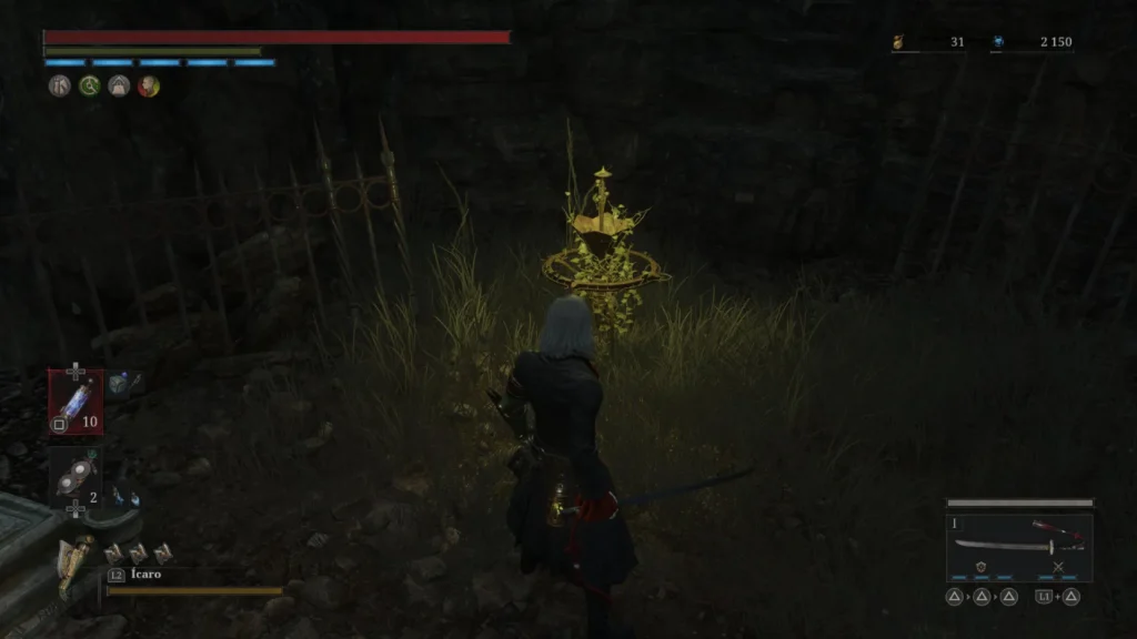 El personaje interactúa con un artefacto dorado brillante en una zona oscura, acción específica necesaria para acceder al DLC de Lies of P.