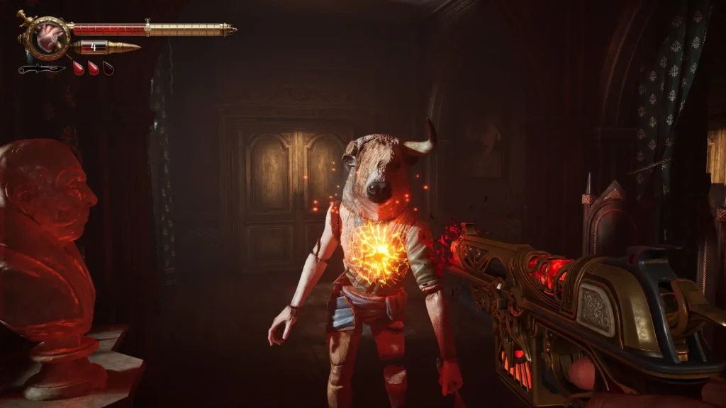 En Crisol: Theater of Idols, un enemigo con cabeza de toro recibe un disparo en el pecho, brillando con un impacto incandescente.