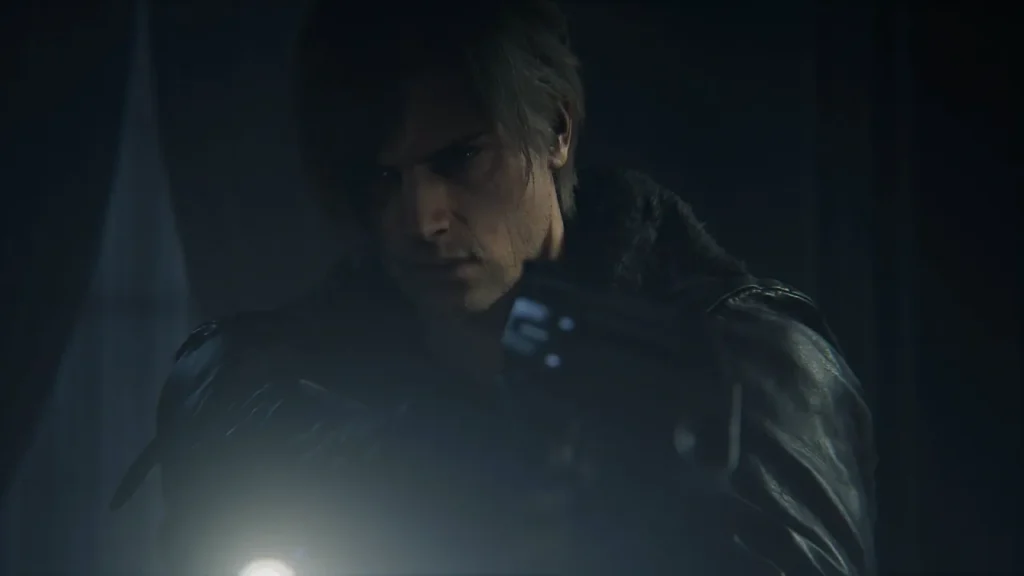 Leon Kennedy observa alerta en la oscuridad, ejemplo del triple A actual: Resident Evil Requiem.
