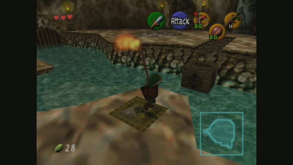 Link niño sobre una plataforma de una mazmorra de Ocarina of Time, con agua, un bloque y el minimapa en pantalla